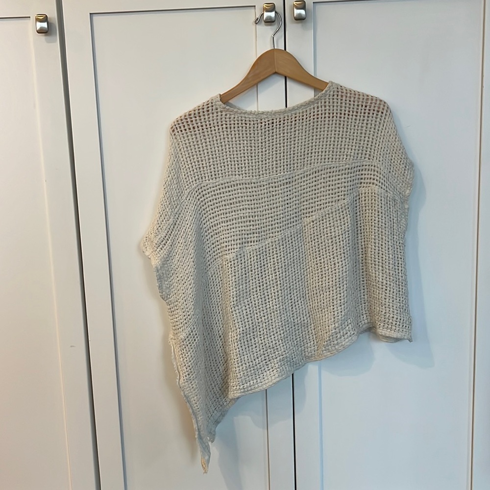Asymmetrical gauze top